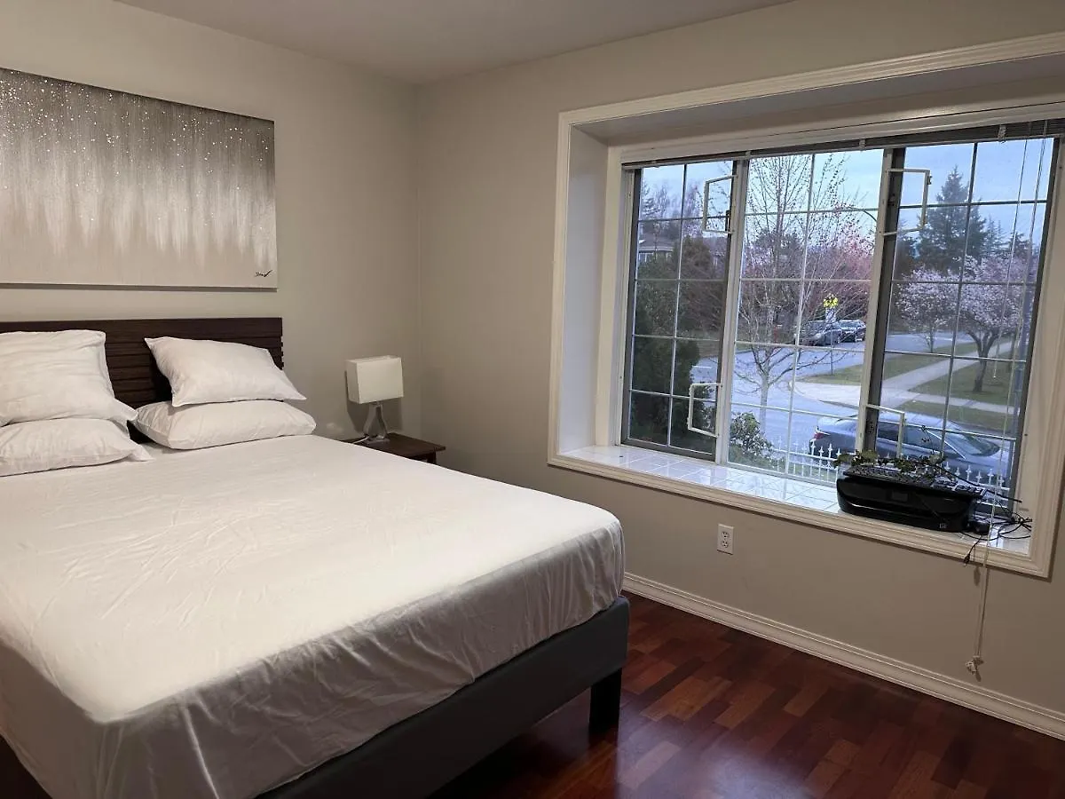 C And D Cozy Bedroom Vancouver Homestay