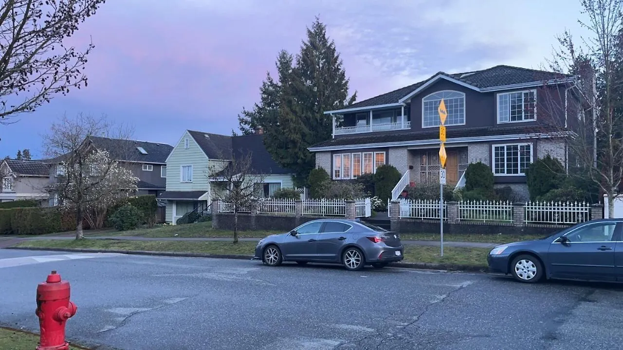 C And D Cozy Bedroom Vancouver Homestay